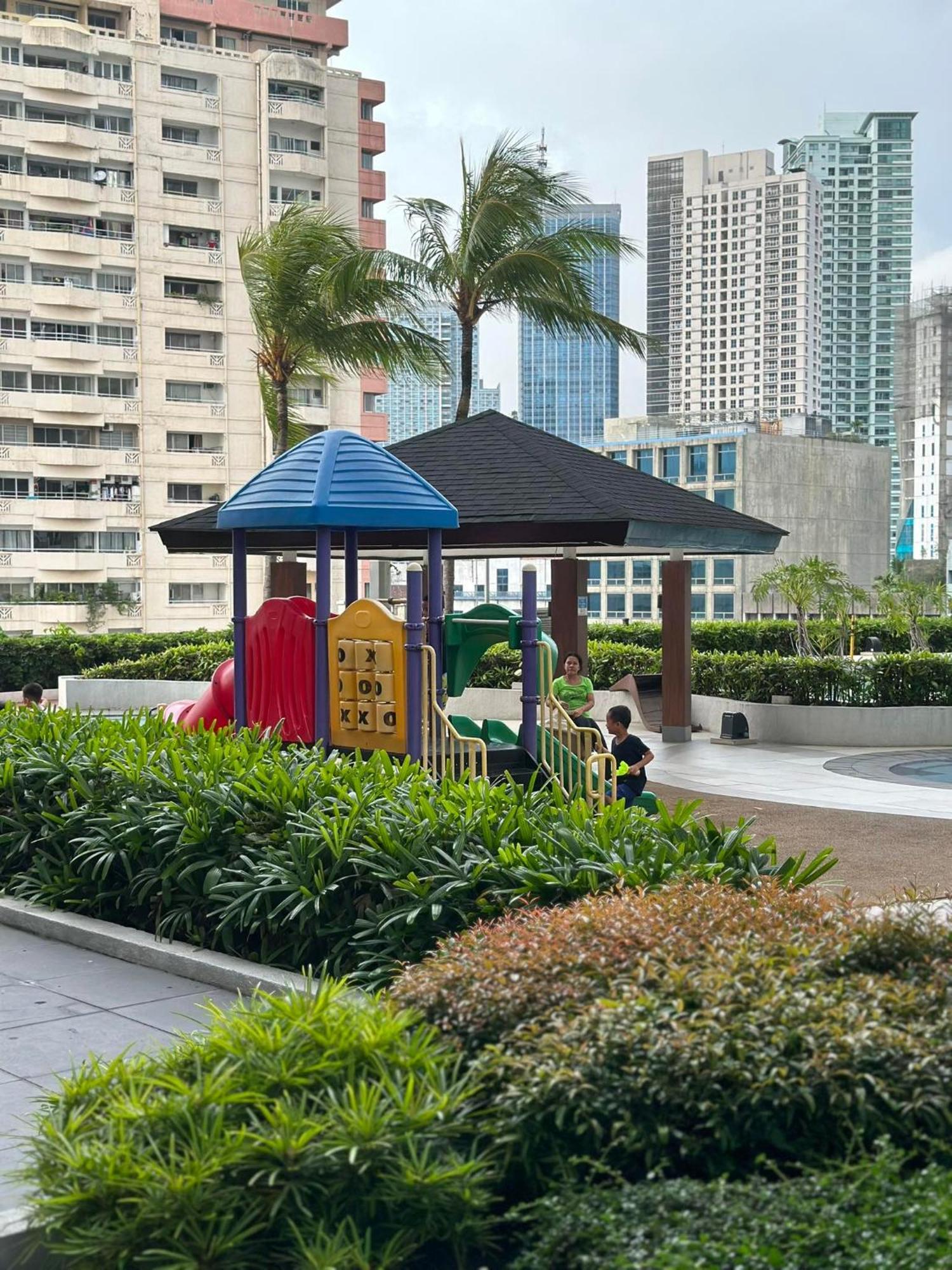 Aparthotel The Beacon Makati By Christine Ph *